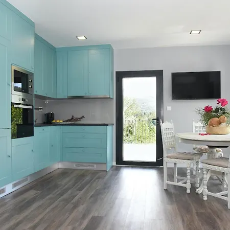 Casa De Caneiro بيت للعطل