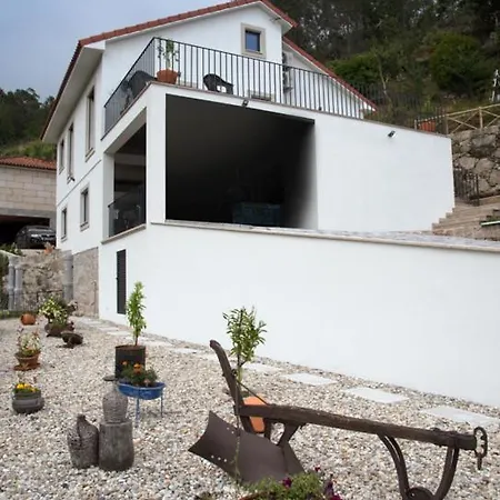 Casa De Caneiro Кабесейраш-ди-Башту