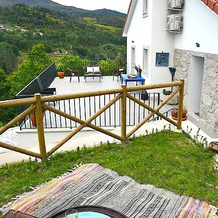 Дом отдыха Casa De Caneiro Кабесейраш-ди-Башту