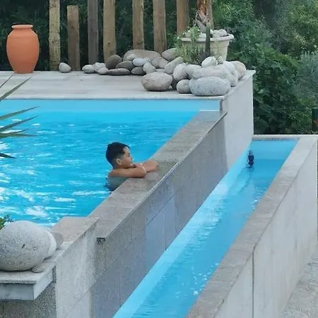 Casa De Caneiro בית נופש *
